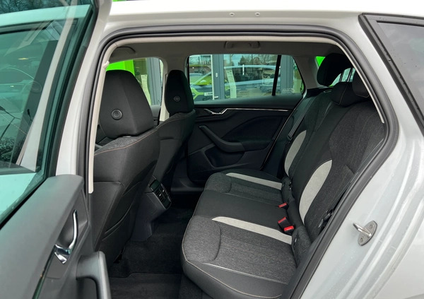 Skoda Scala cena 108900 przebieg: 4200, rok produkcji 2023 z Zielonka małe 137